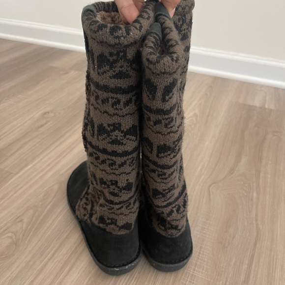 Keen Women's 7 Auburn Eagle Pattern Black Suede Sweater Fleece Lined Mid Boots - Picture 2 of 8